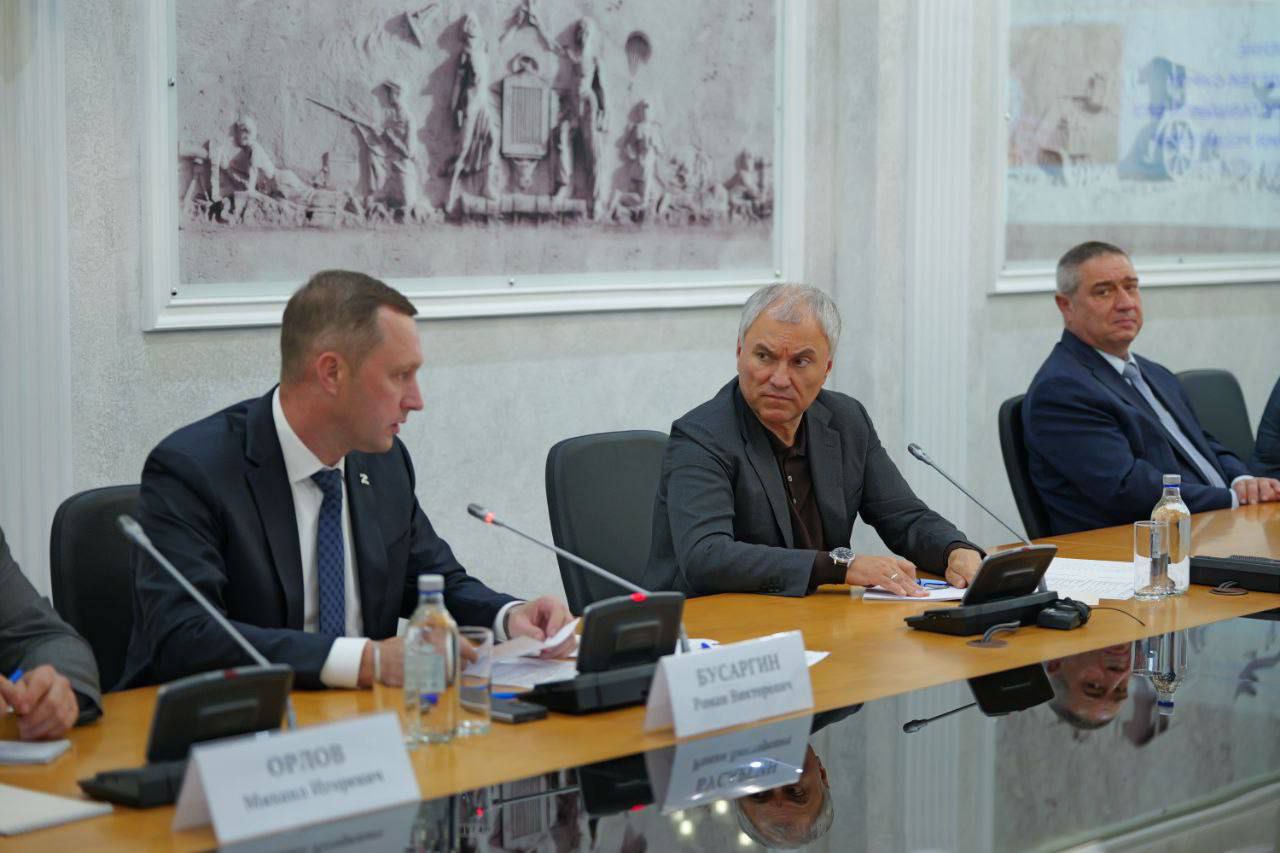 Саратовским детям-сиротам начнут выдавать квартиры год в год